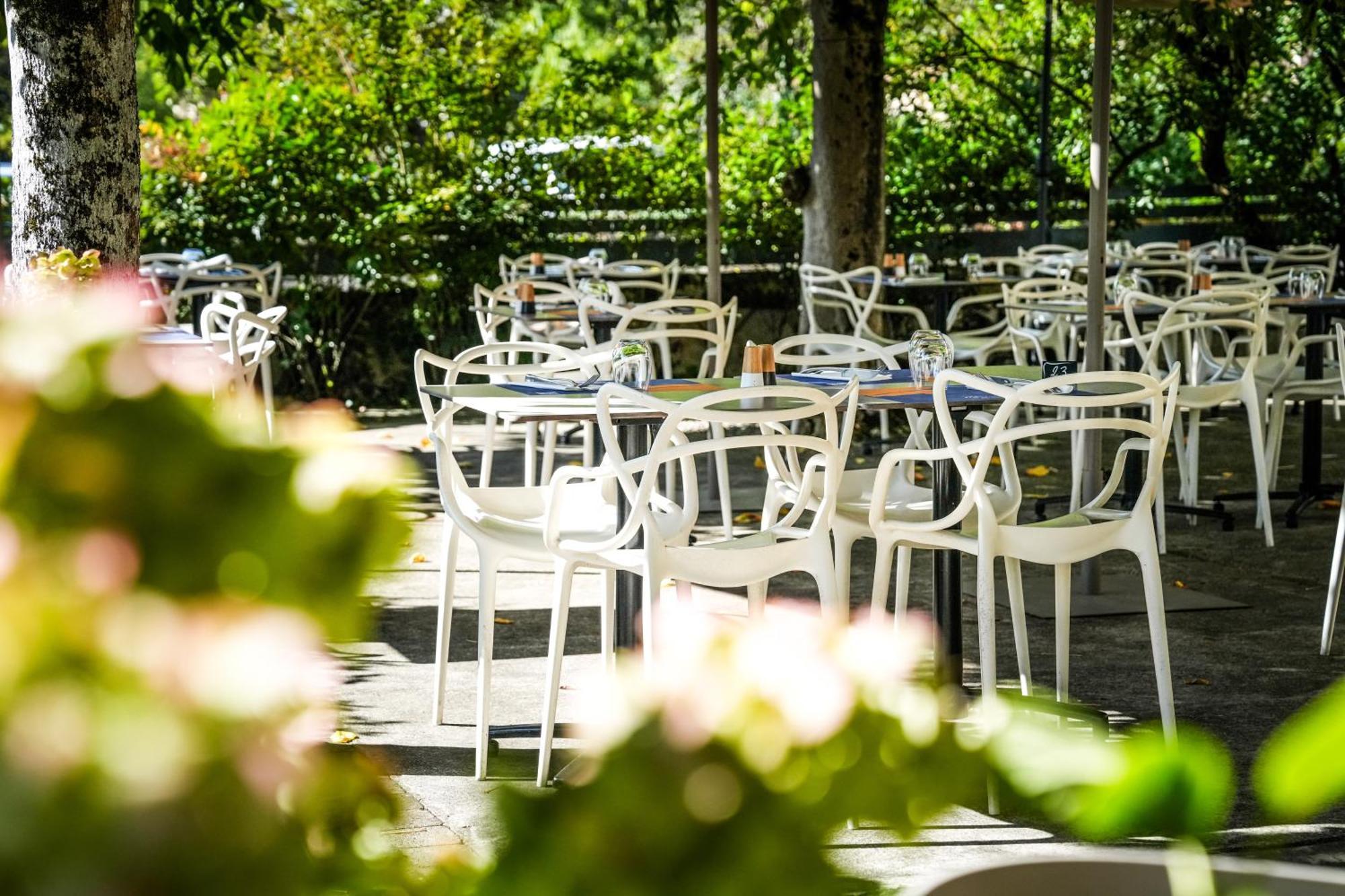 Logis Hotel & Restaurant Le Cadet De Gascogne Saint-Justin  Exterior foto